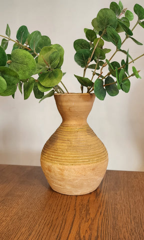 Pottery urn/vase