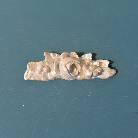 R17 – Large Rosebud